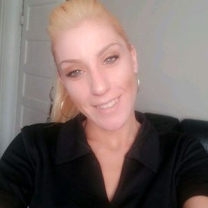 Meet your Posher, Cortney